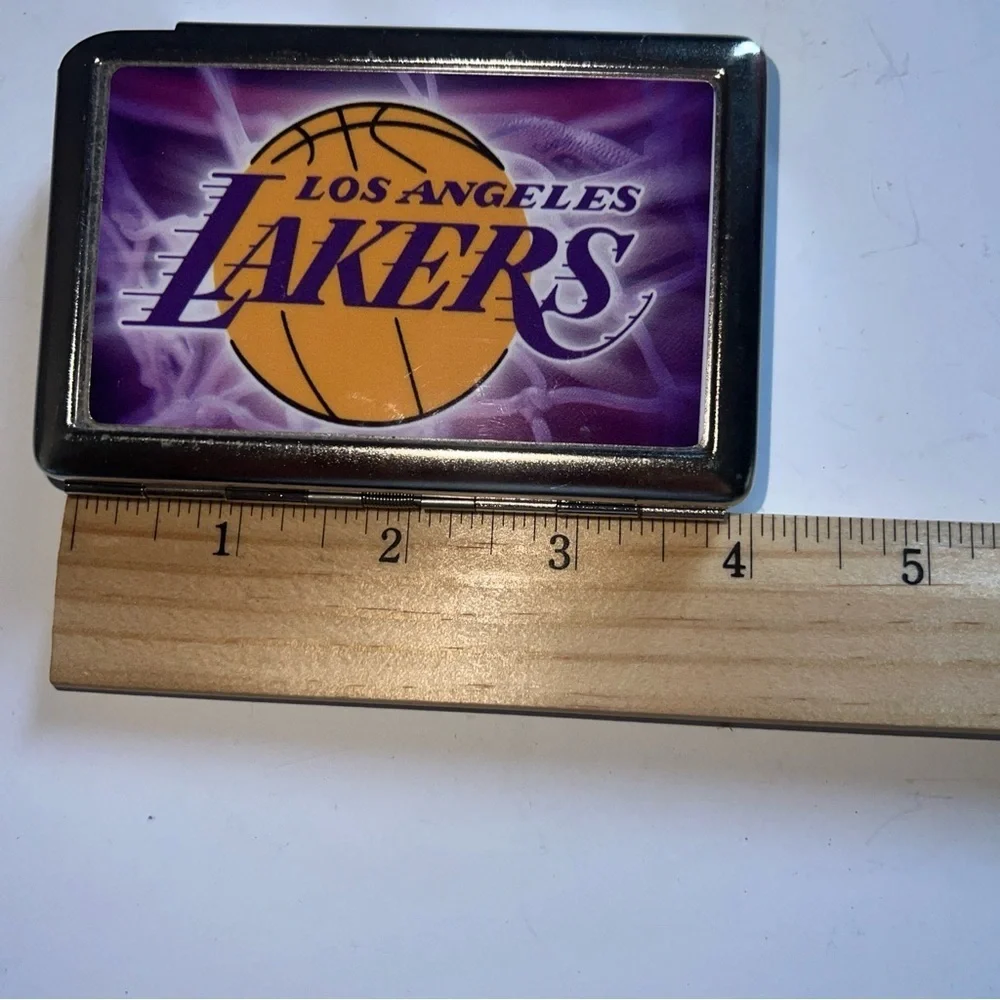 LA LAKERS CIGARETTE  CASE TIN METAL INSIDE CASE MONEY HOLDER PREOWNED!!